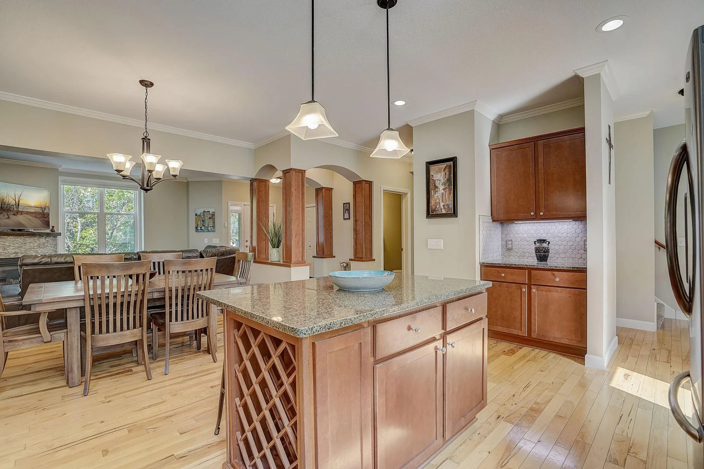 48 125th Street, Burnsville, MN 55337