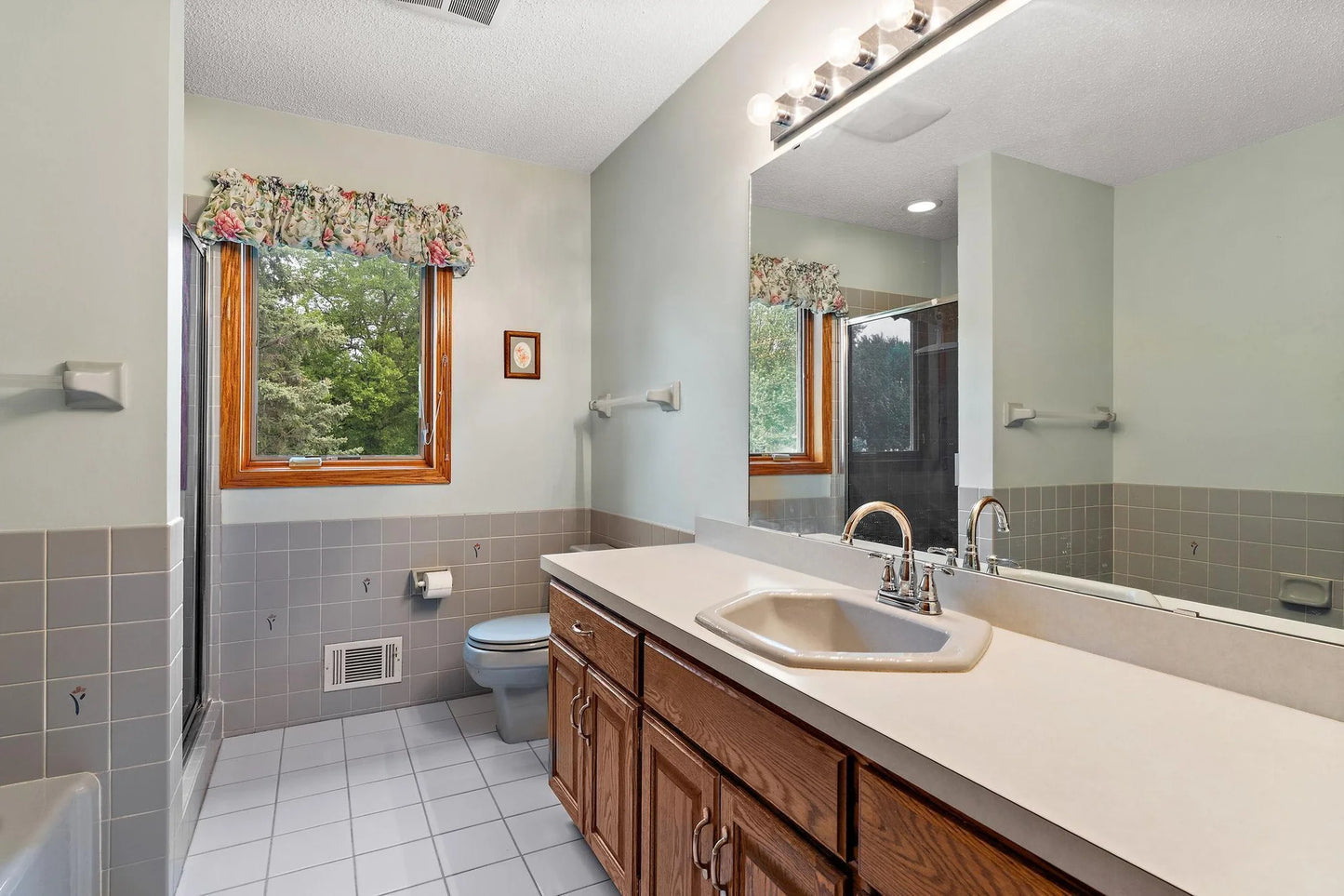 2501 112th Street, Bloomington, MN 55431