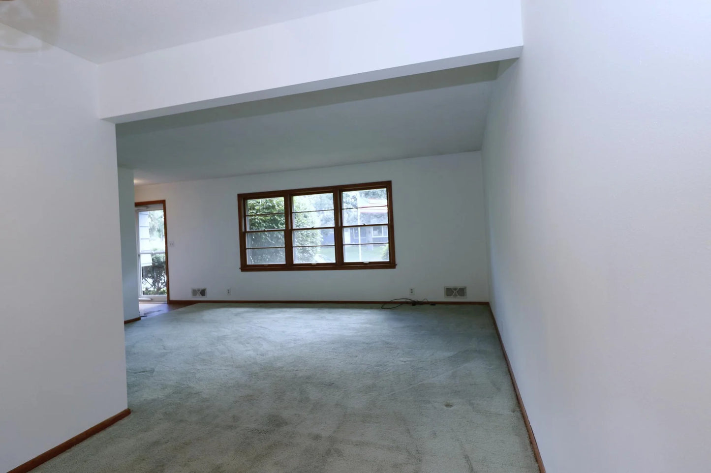 5043 Overlook Circle, Bloomington, MN 55437