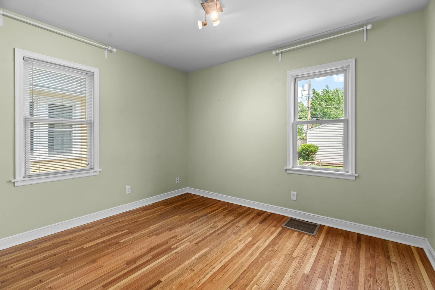 5749 Pleasant Avenue, Minneapolis, MN 55419