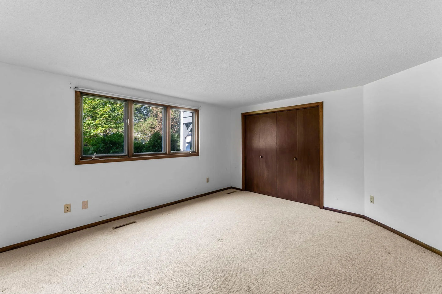 5400 Malibu Drive, Edina, MN 55436