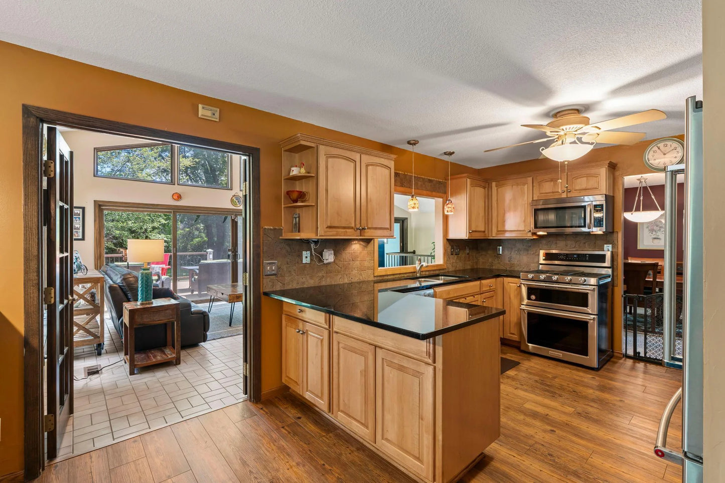 4530 Oak Leaf Drive, Vadnais Heights, MN 55127