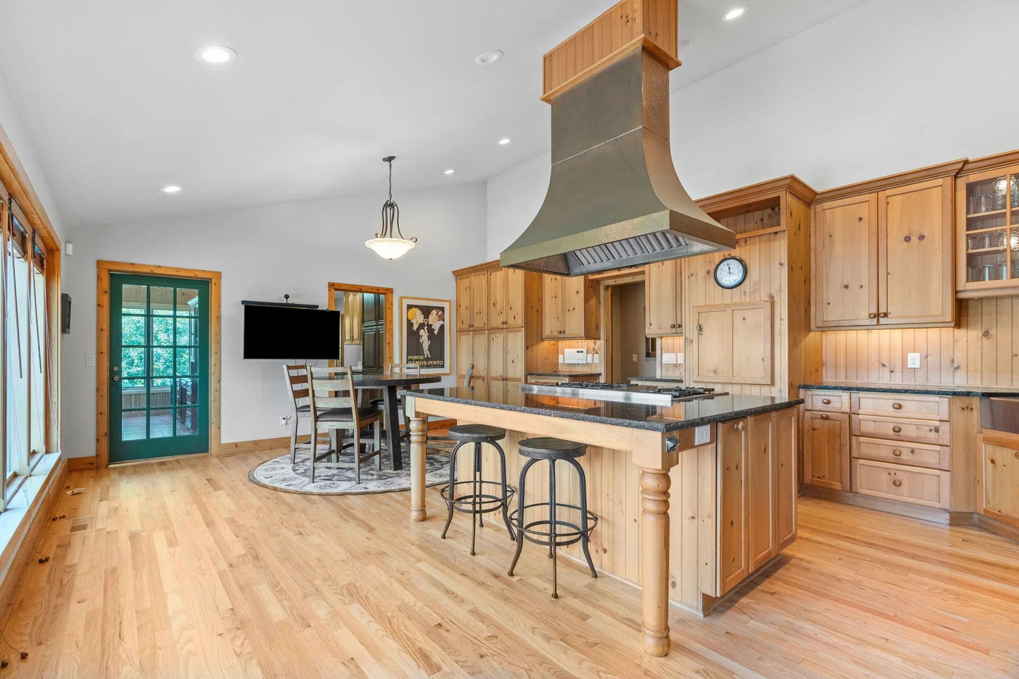 4360 Enchanted Drive, Shorewood, MN 55364