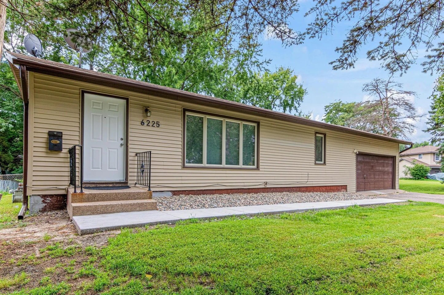 6225 Century Boulevard, Brooklyn Park, MN 55429