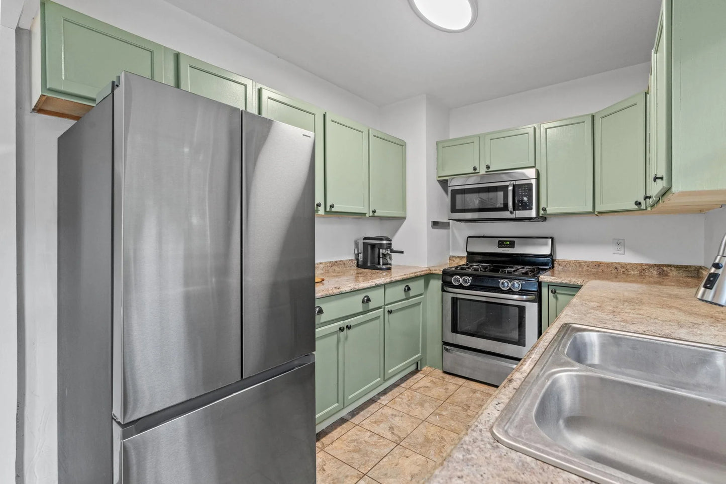 4230 Zenith Avenue, Robbinsdale, MN 55422