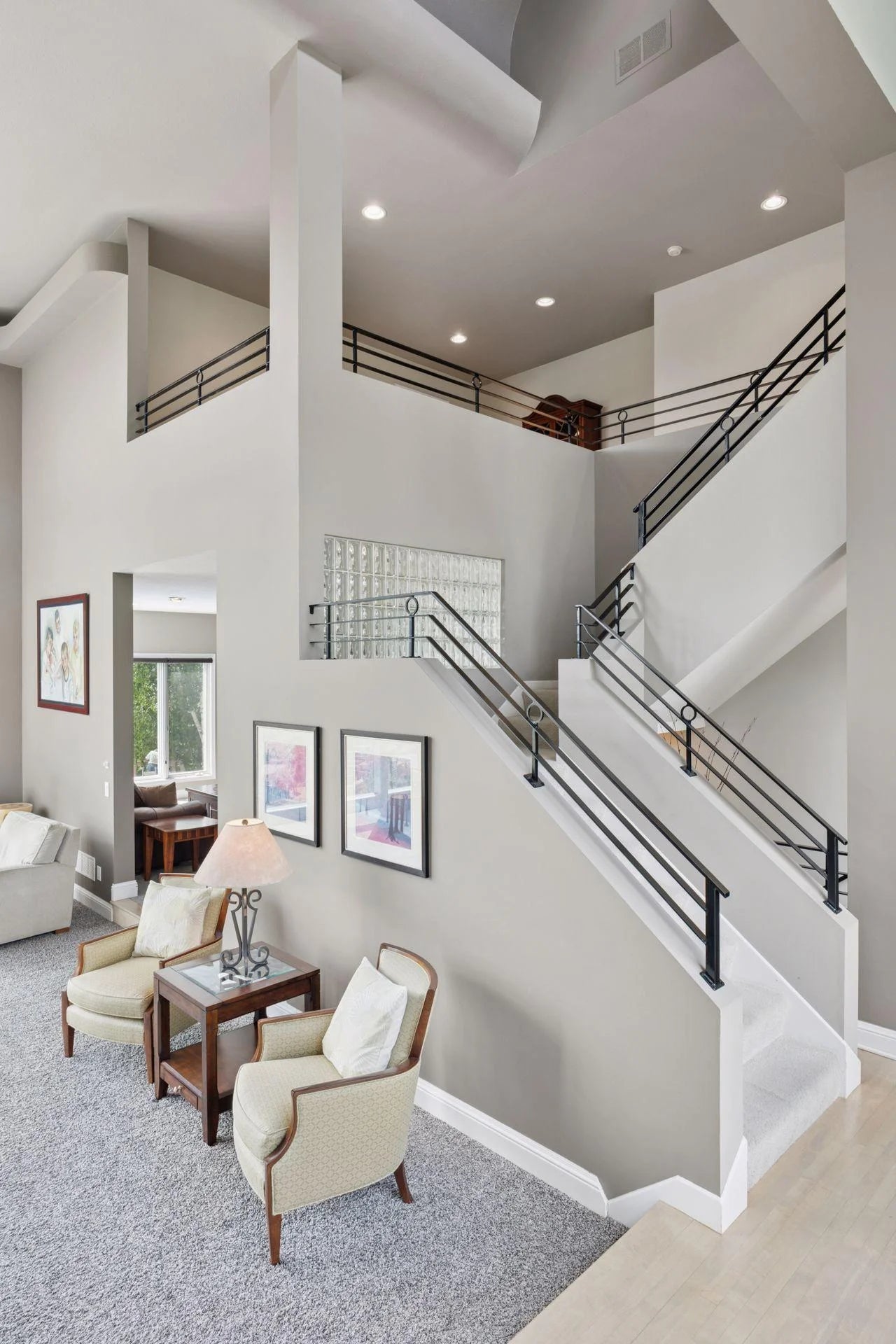 10460 Bluff Circle, Chanhassen, MN 55318