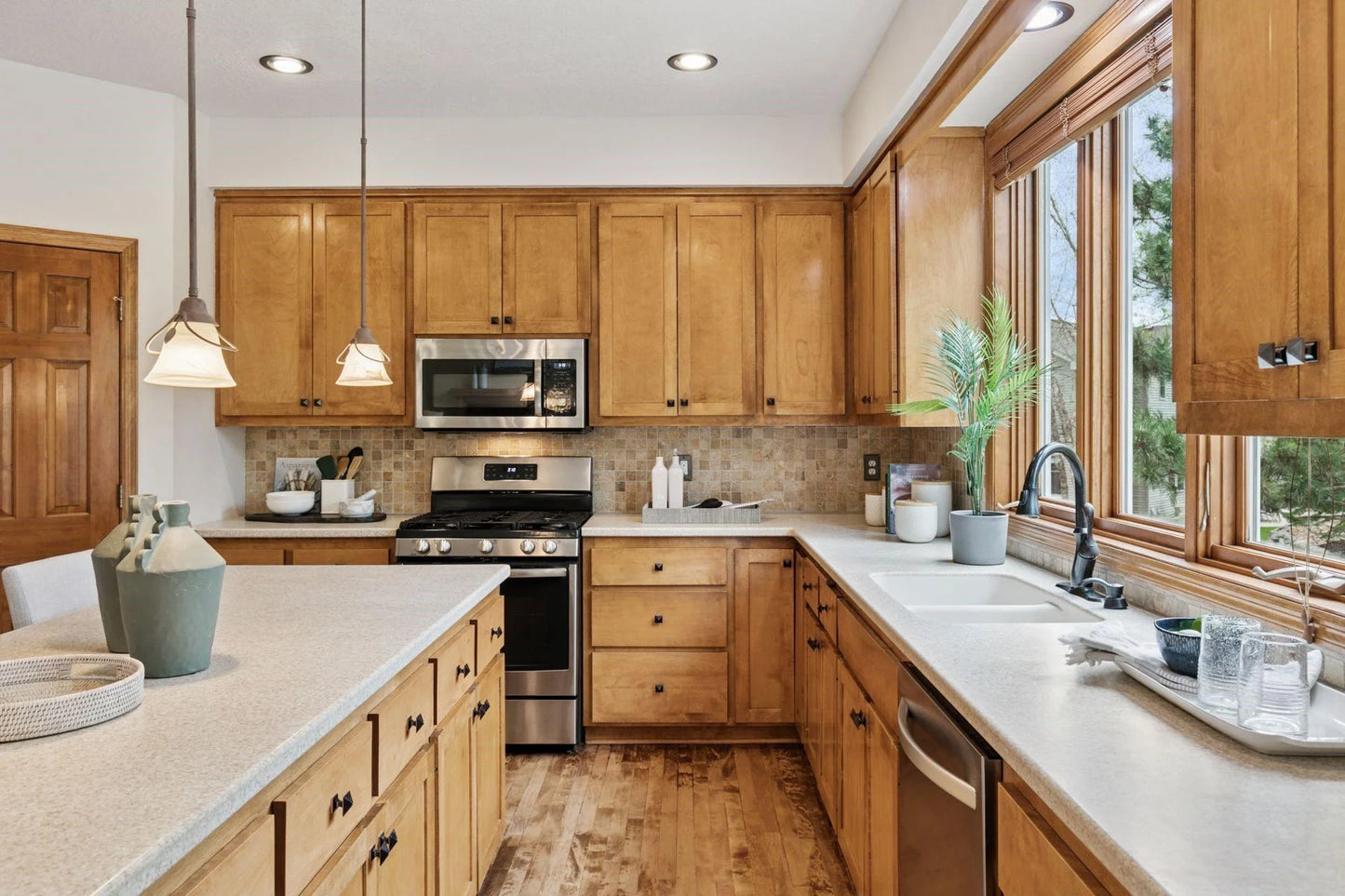 4633 Stonecliffe Drive, Eagan, MN 55122