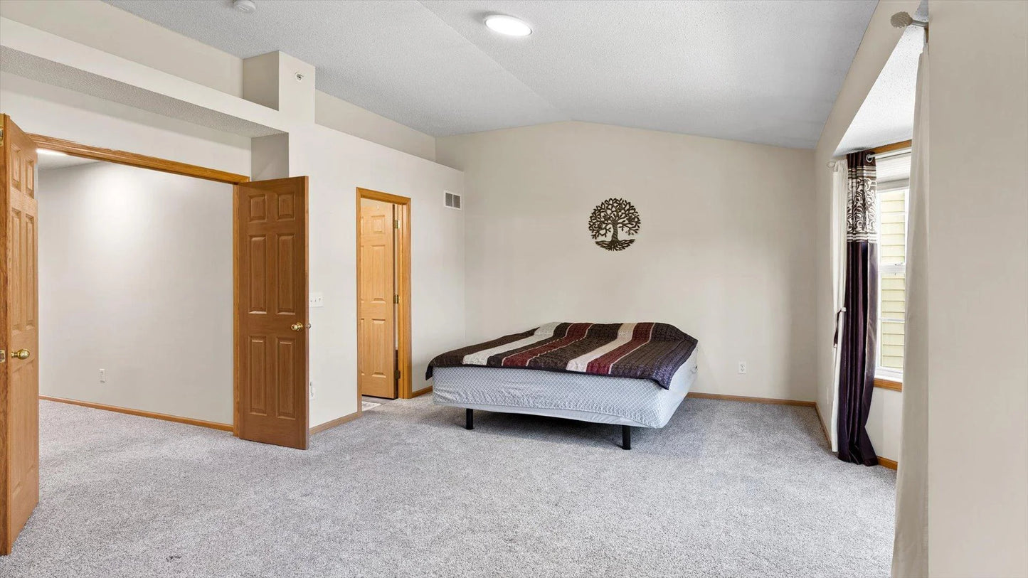 13749 Atrium Avenue, Rosemount, MN 55068