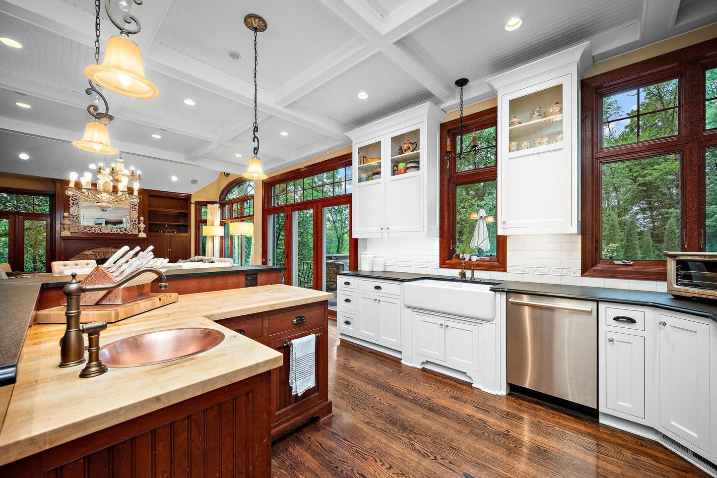 6155 Murray Court, Shorewood, MN 55331