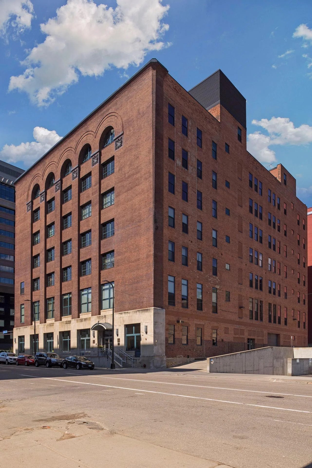 250 Park Avenue, Minneapolis, MN 55415
