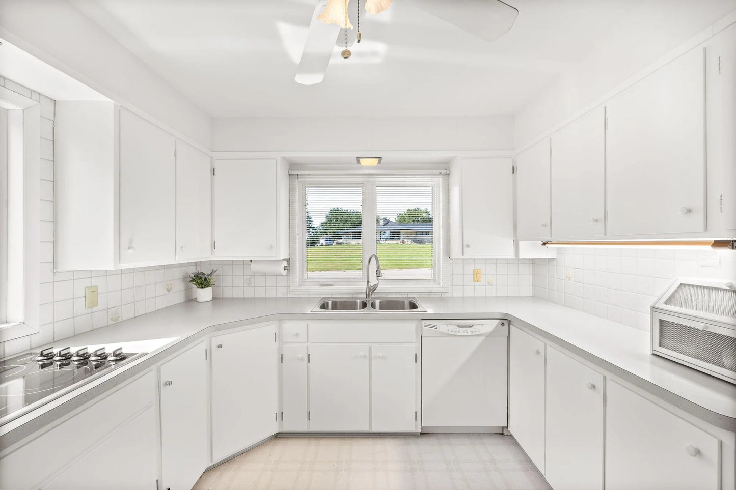 4820 Yorktown Lane, Plymouth, MN 55442
