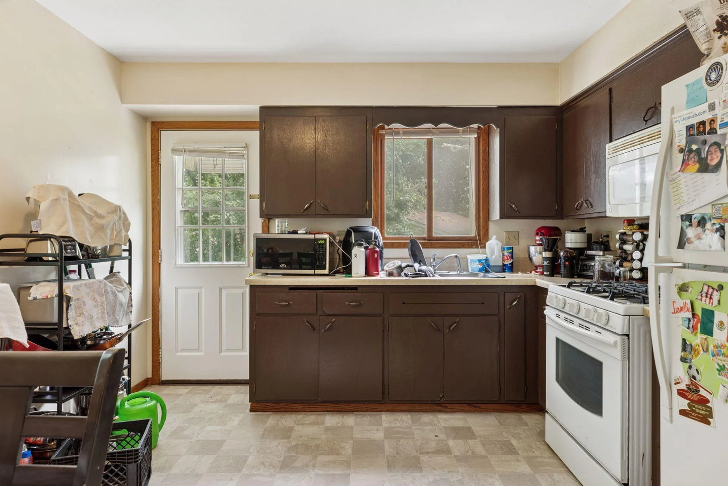501 Shadyside Circle, Hopkins, MN 55343