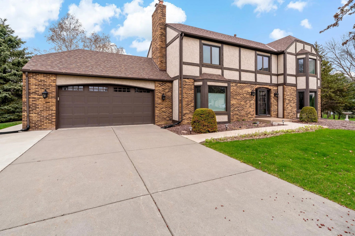 7144 Sherwood Road, Woodbury, MN 55125