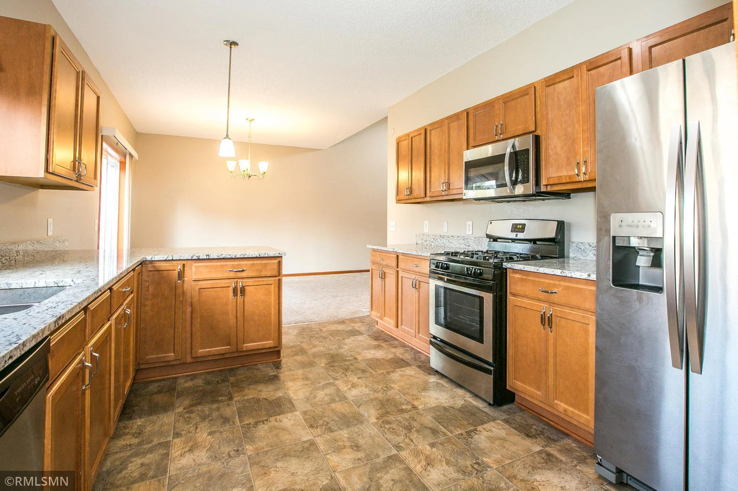 21314 Hytrail Circle, Lakeville, MN 55044