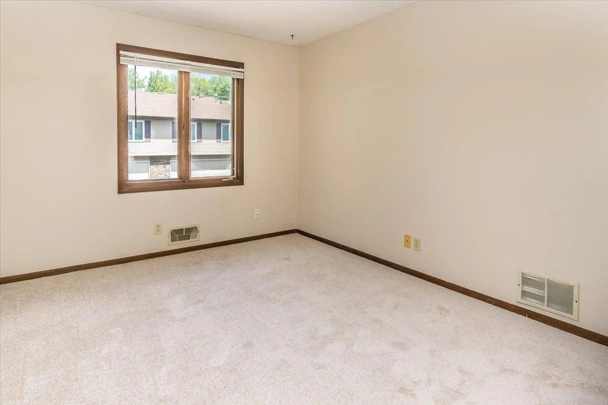 10350 Balsam Lane, Eden Prairie, MN 55347