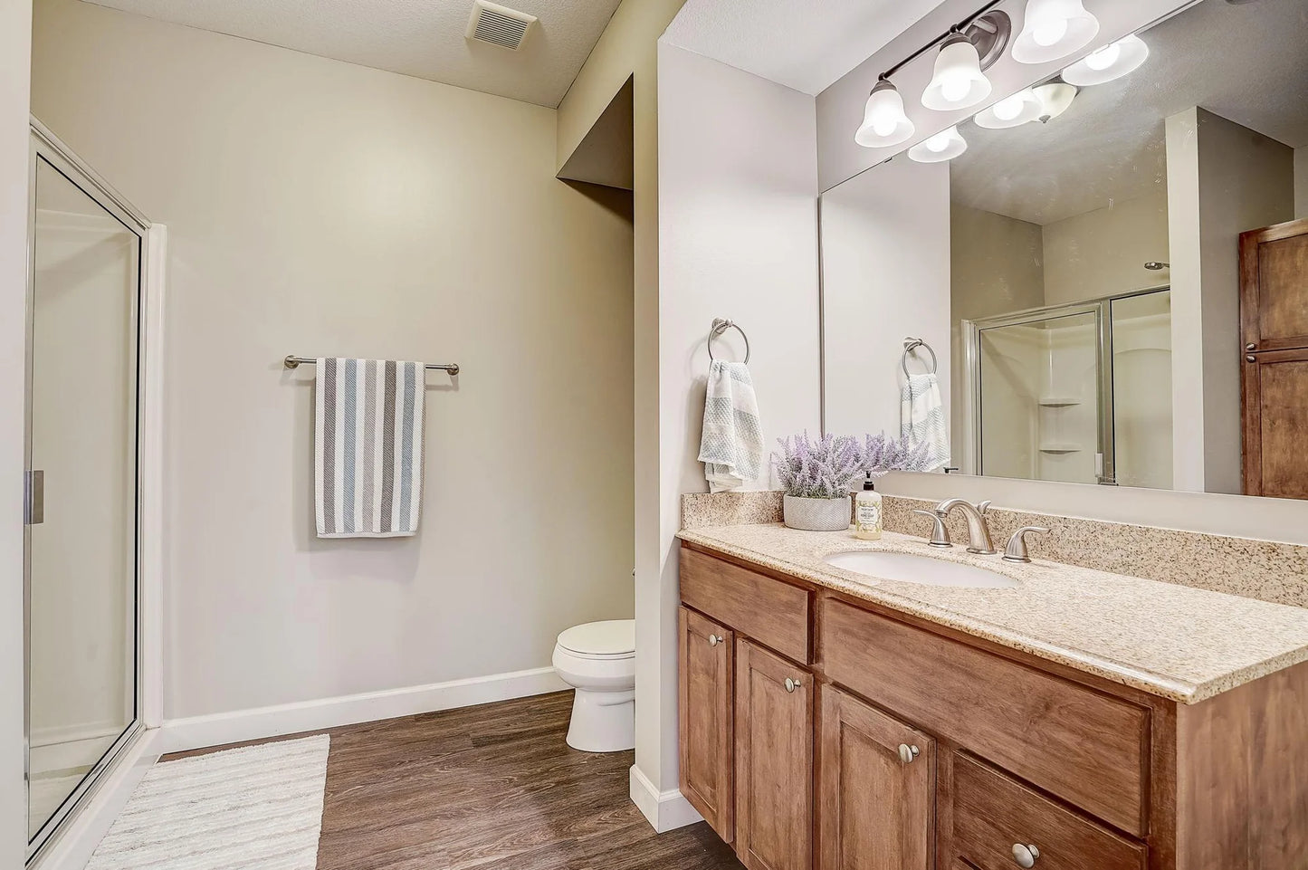 48 125th Street, Burnsville, MN 55337