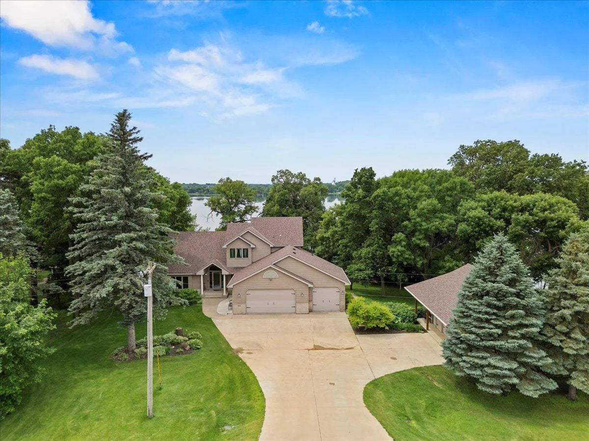 5017 Imhoff Avenue, Howard Lake, MN 55349