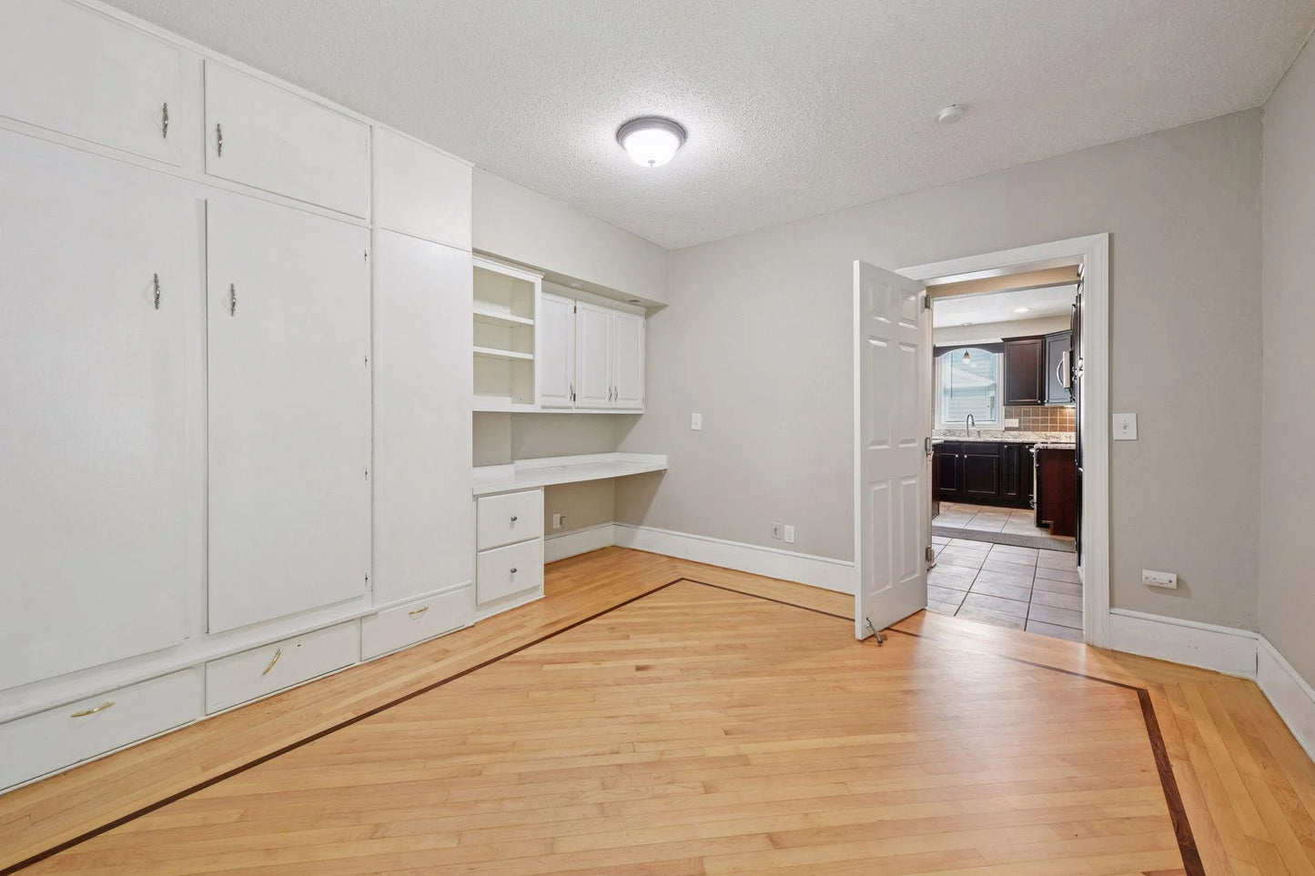 301 Lake Street, Waconia, MN 55387