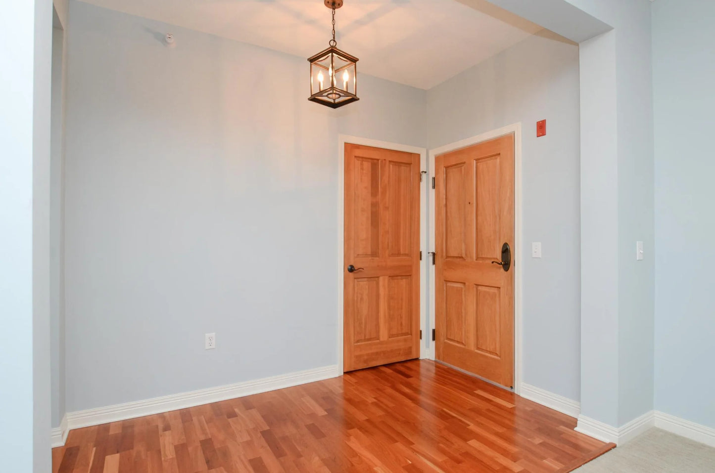 5225 Grandview Square, Edina, MN 55436