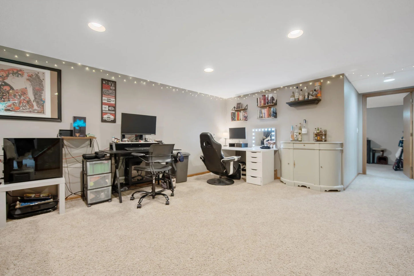 521 Unique Drive, Burnsville, MN 55337