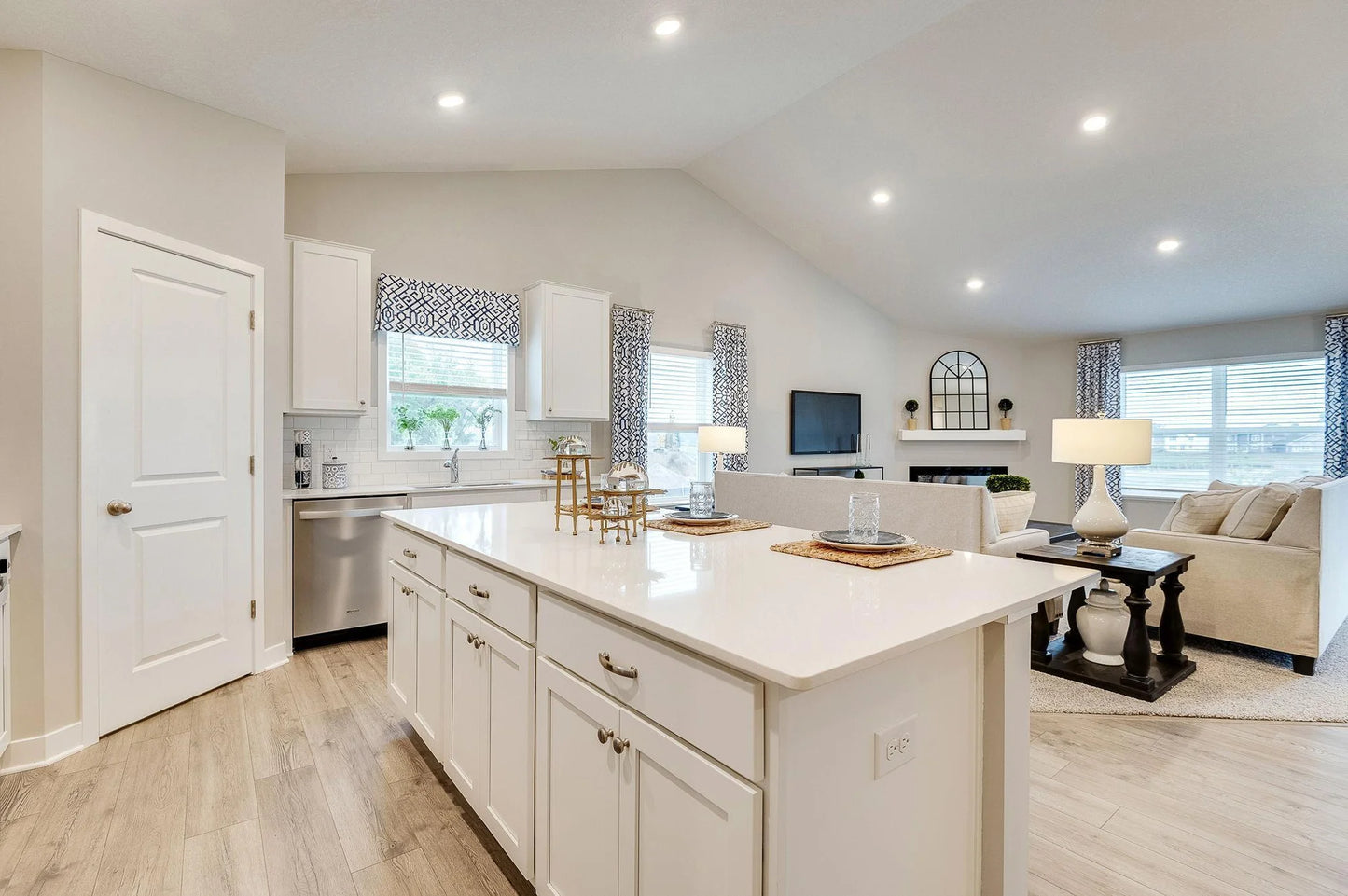 2128 LaTour Drive, Shakopee, MN 55379