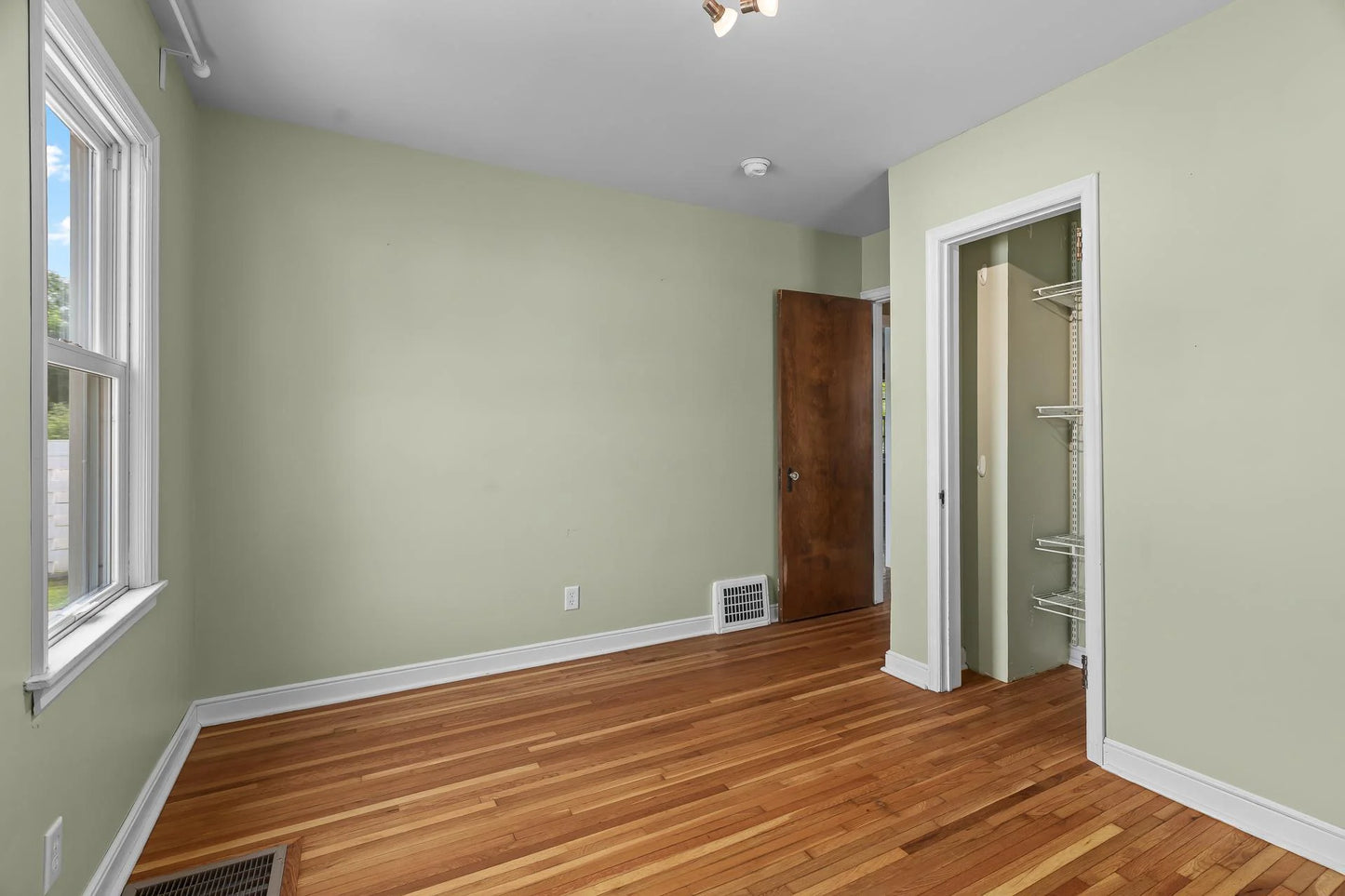 5749 Pleasant Avenue, Minneapolis, MN 55419