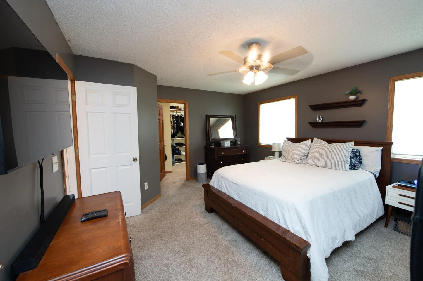 5910 Pineview Lane, Plymouth, MN 55442