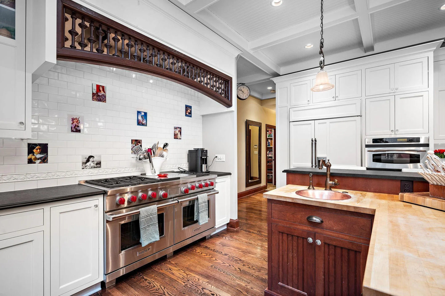 6155 Murray Court, Shorewood, MN 55331