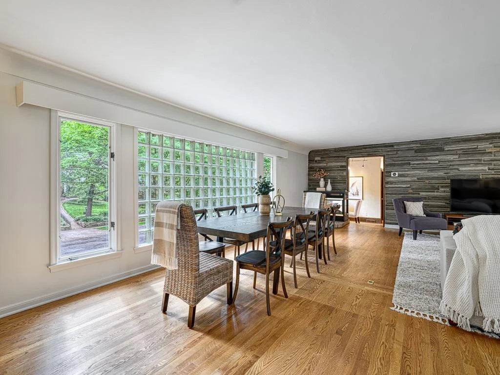 15 Benhill Road, Saint Paul, MN 55105