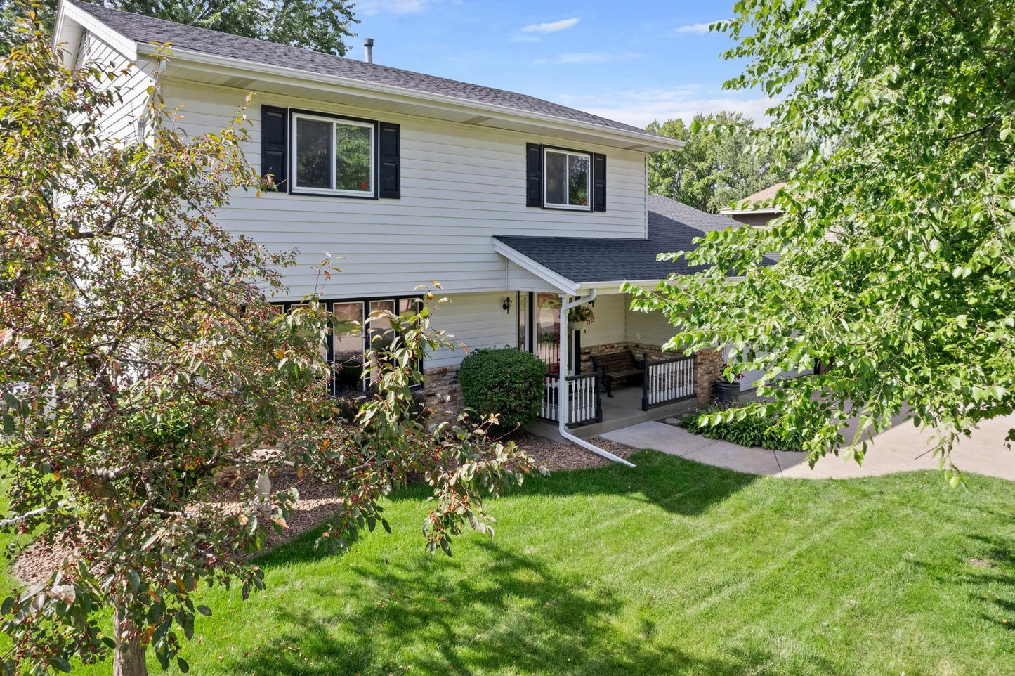 4363 Bramblewood Avenue, Vadnais Heights, MN 55127