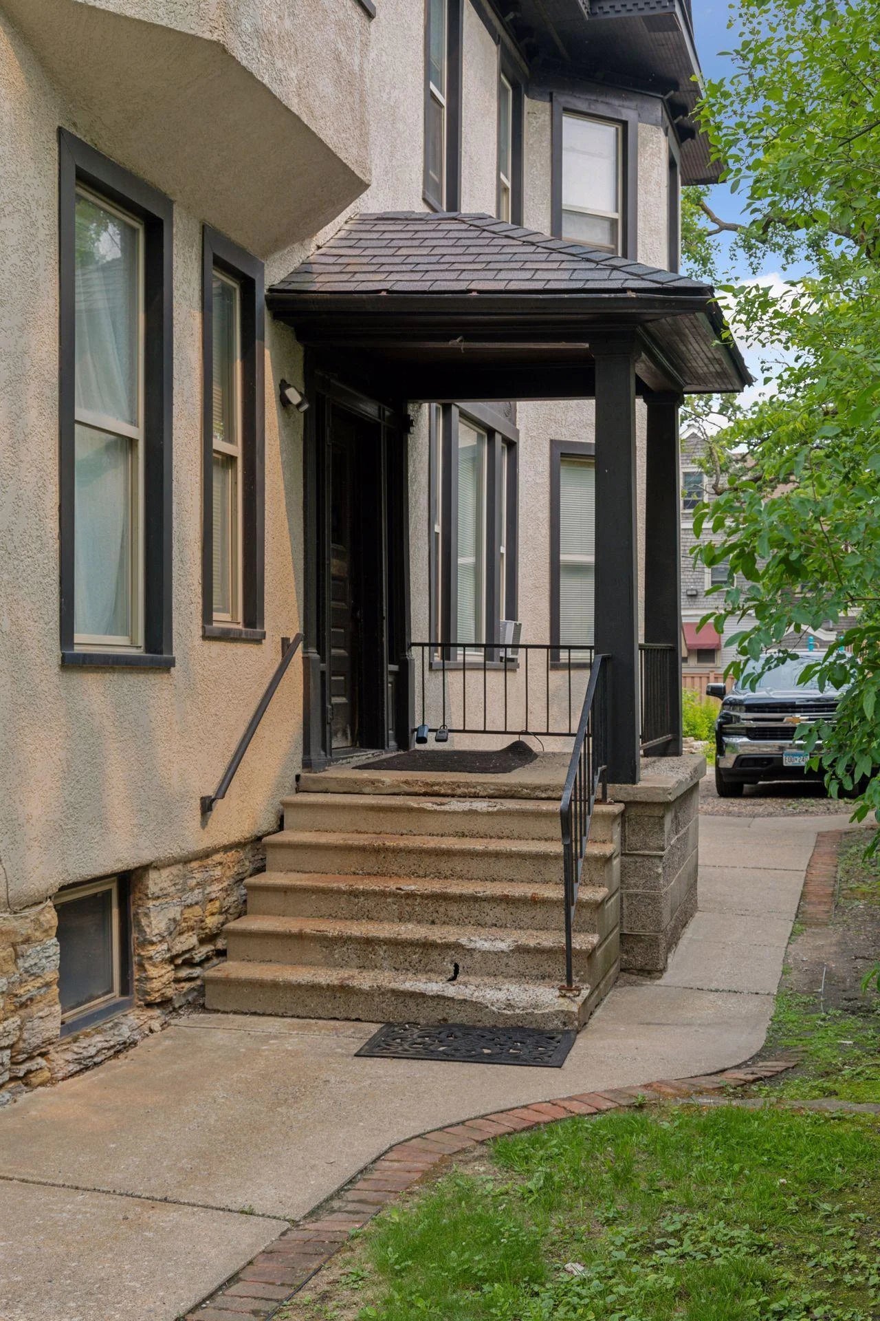 583 Lincoln Avenue, Saint Paul, MN 55102