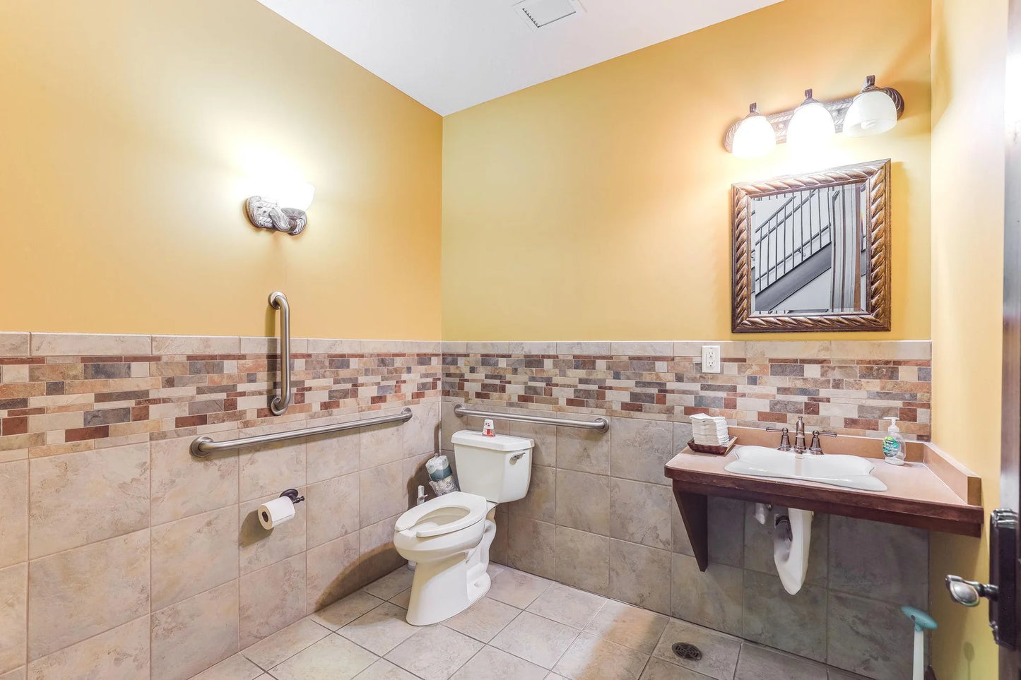 434 Hale Avenue, Oakdale, MN 55128