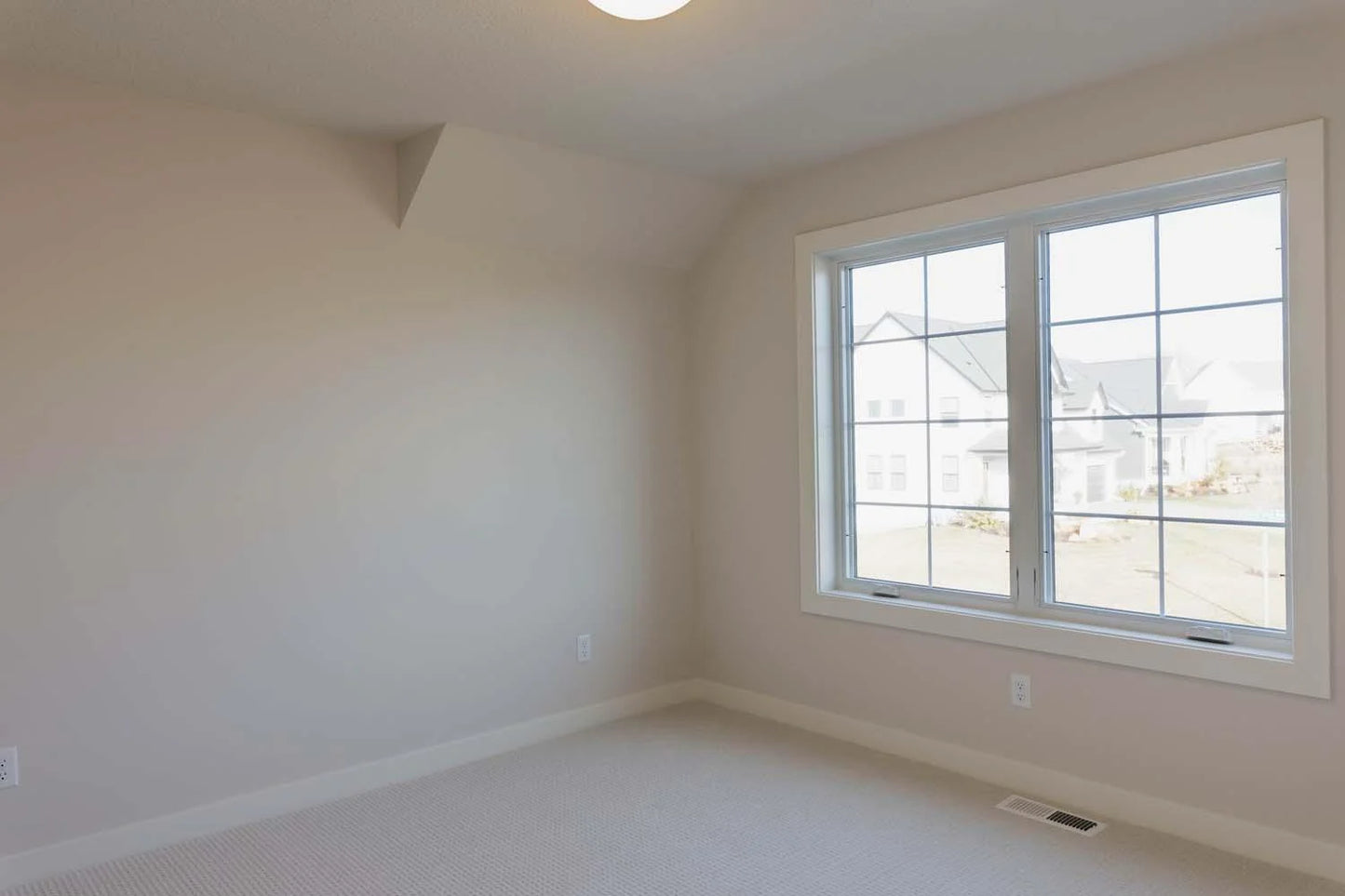 6565 Timber Arch Drive, Chaska, MN 55318