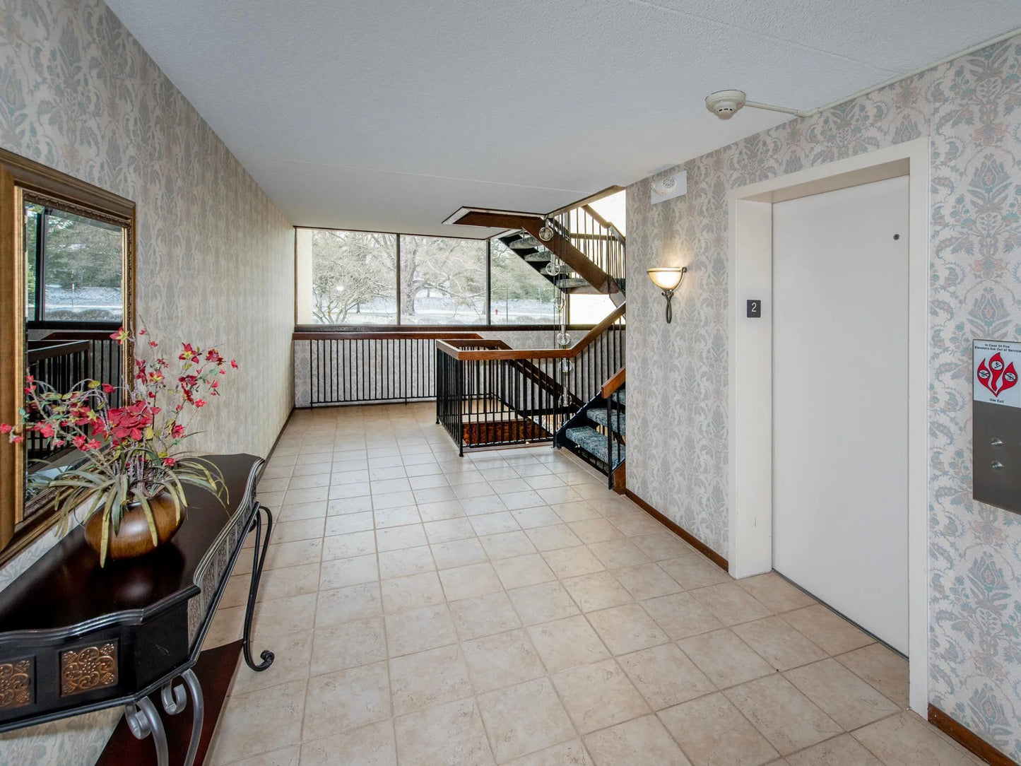 2485 Londin Lane, Maplewood, MN 55119