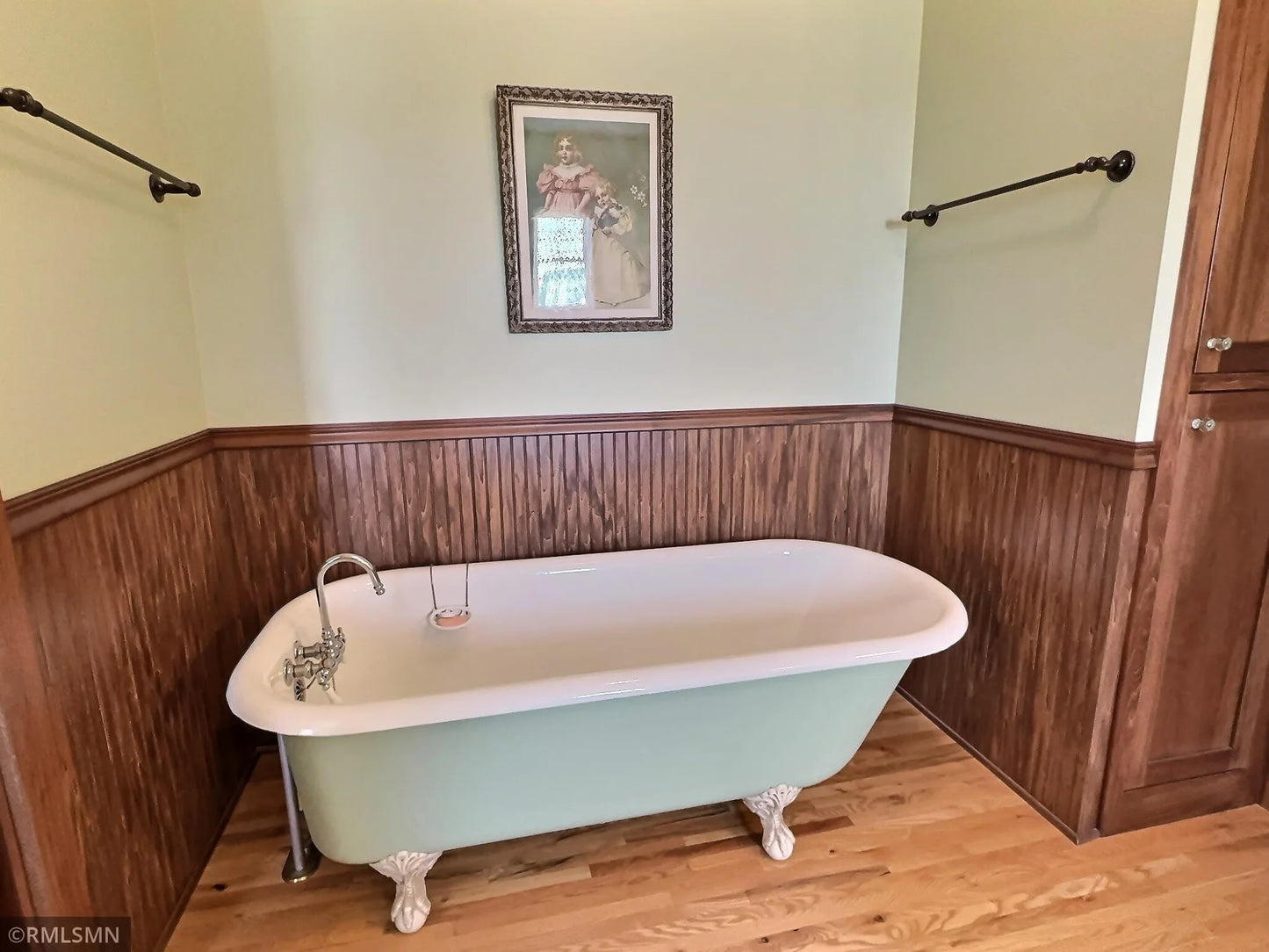 211 4th Street, Maple Lake, MN 55358