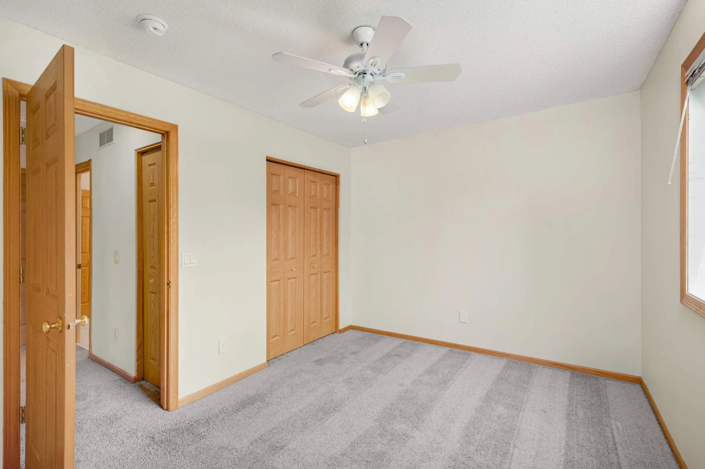 537 Woodduck Drive, Woodbury, MN 55125