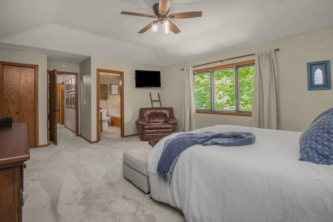 591 Autumn Oaks Court, Eagan, MN 55123