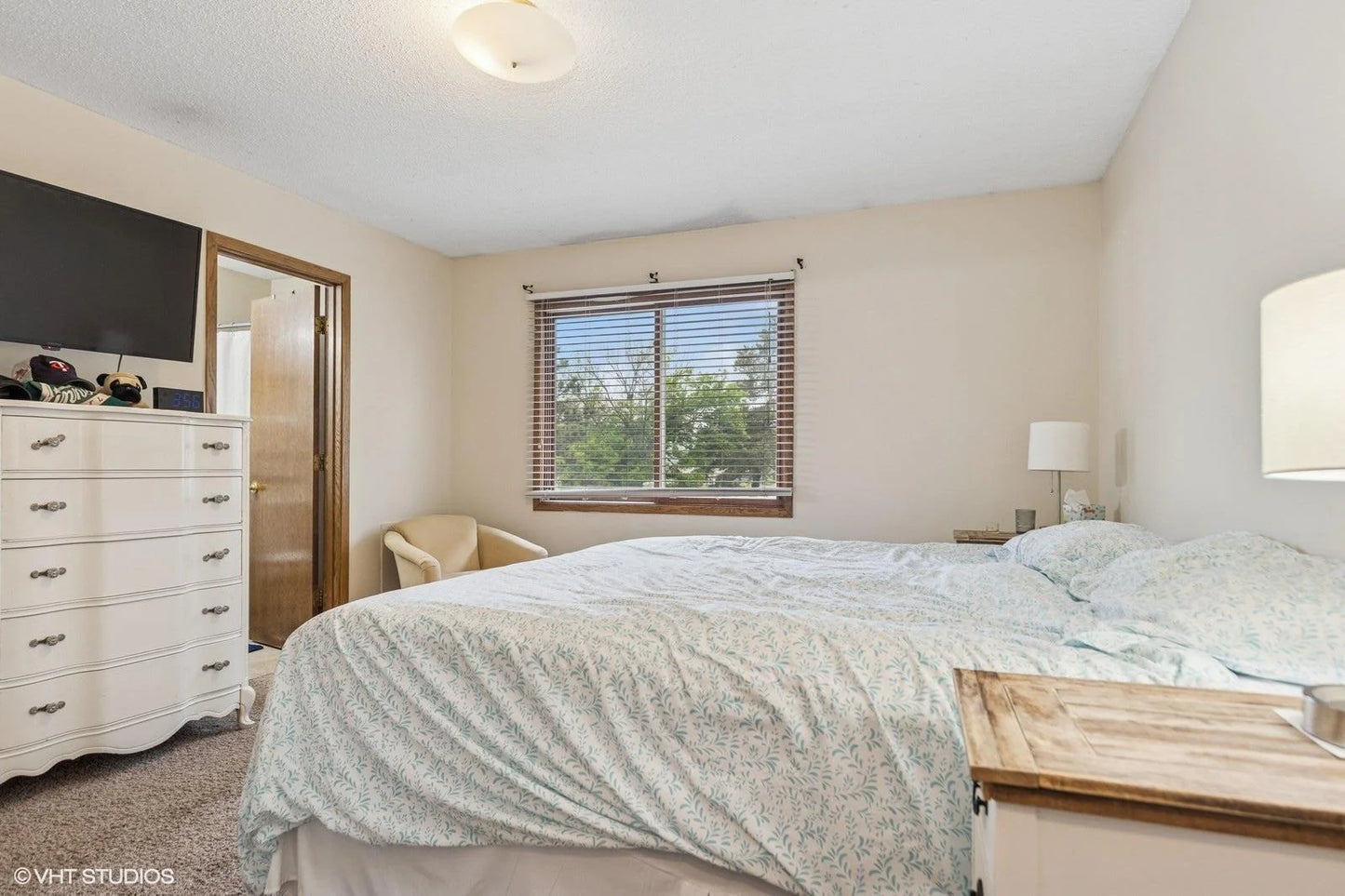 2528 Birchview Lane, Minnetonka, MN 55305