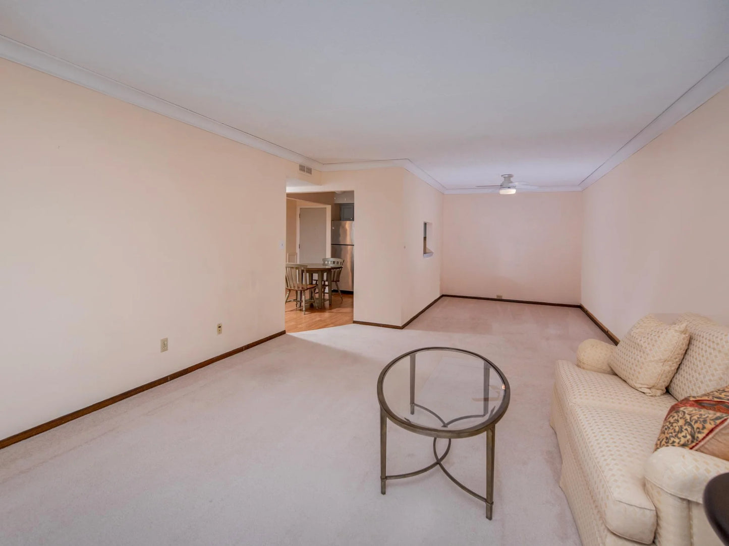 2485 Londin Lane, Maplewood, MN 55119