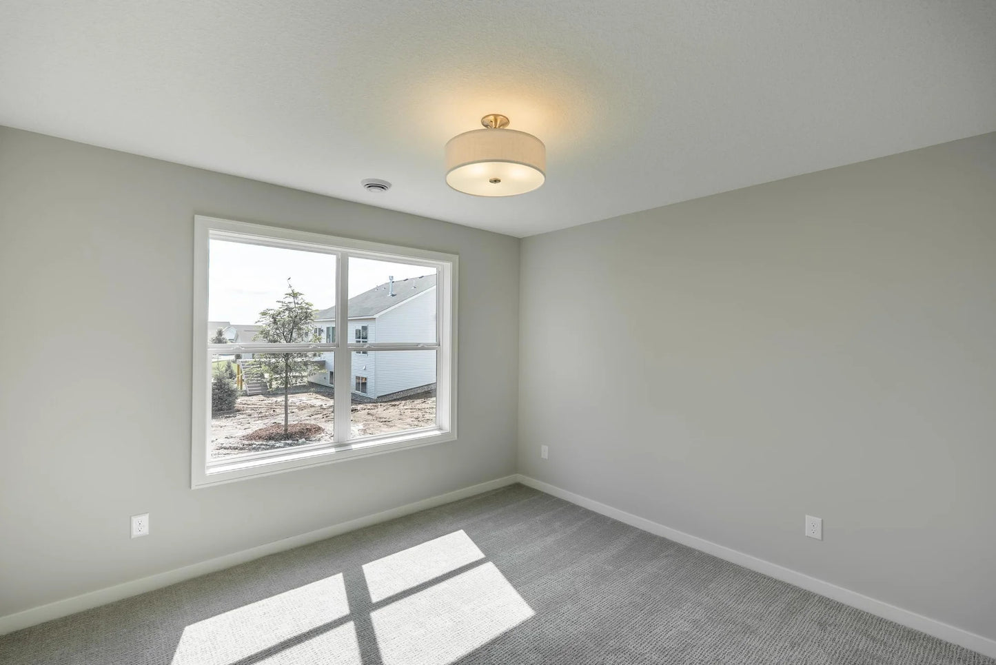 9184 62nd Street, Cottage Grove, MN 55016