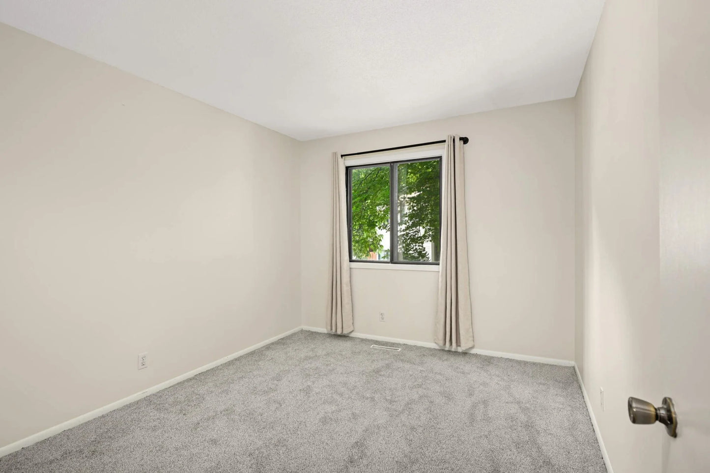 2783 Upland Court, Plymouth, MN 55447