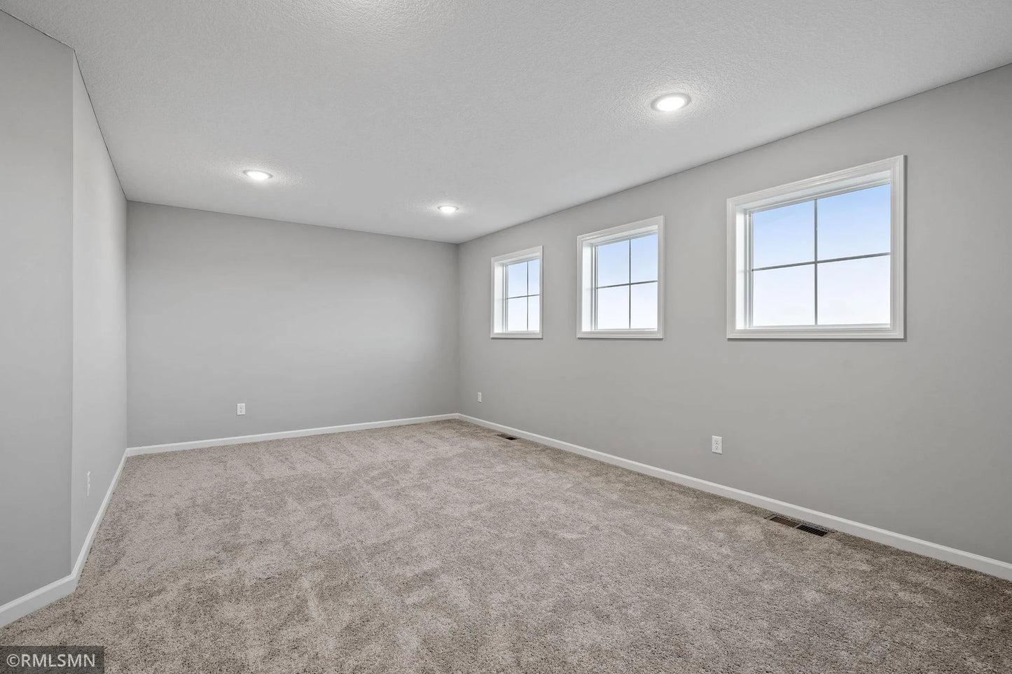 10519 Goodwin Avenue, Cottage Grove, MN 55016
