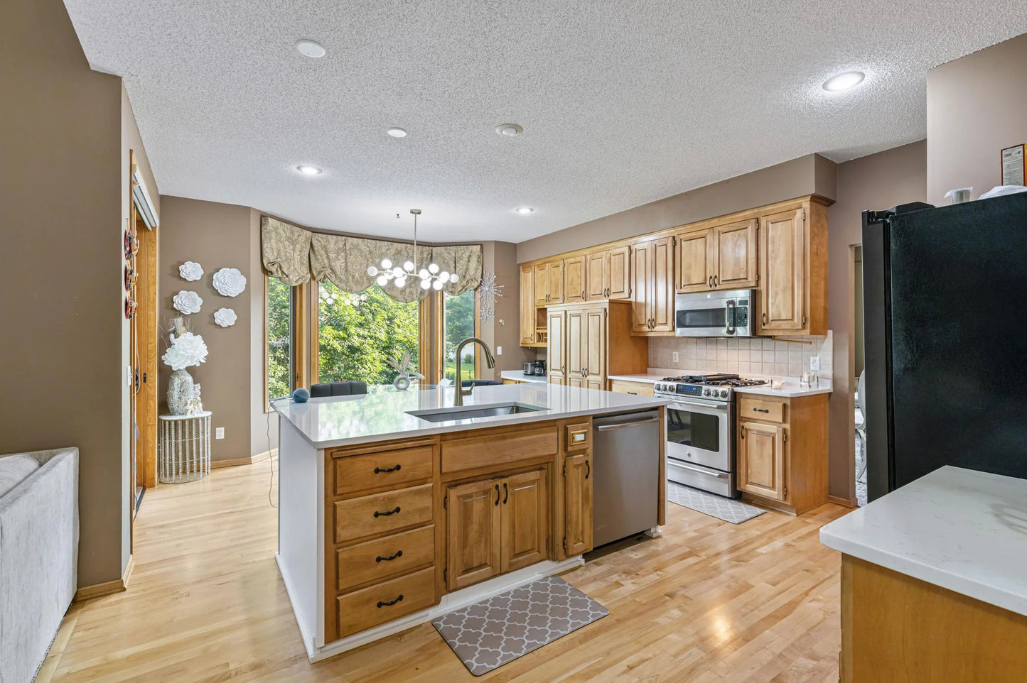 13845 Essex Trail, Apple Valley, MN 55124