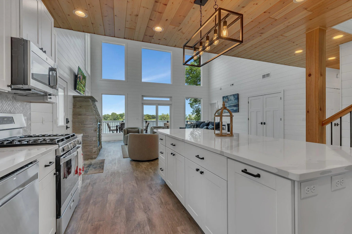 565 Brooks Lake Road, Cokato, MN 55321