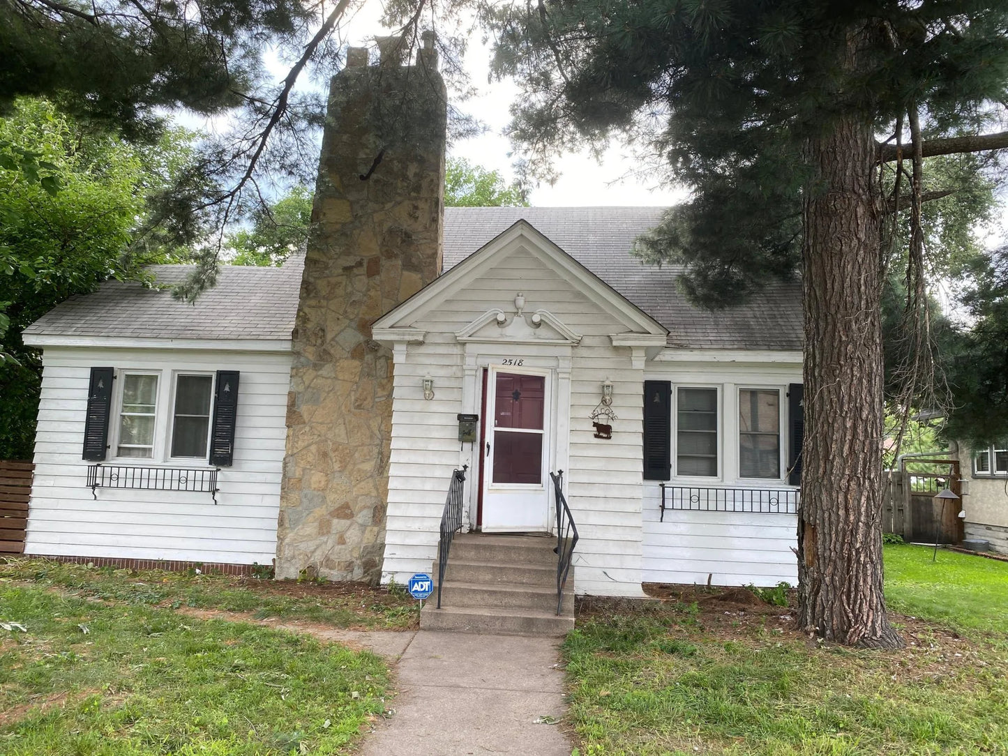 2518 University Avenue, Minneapolis, MN 55418