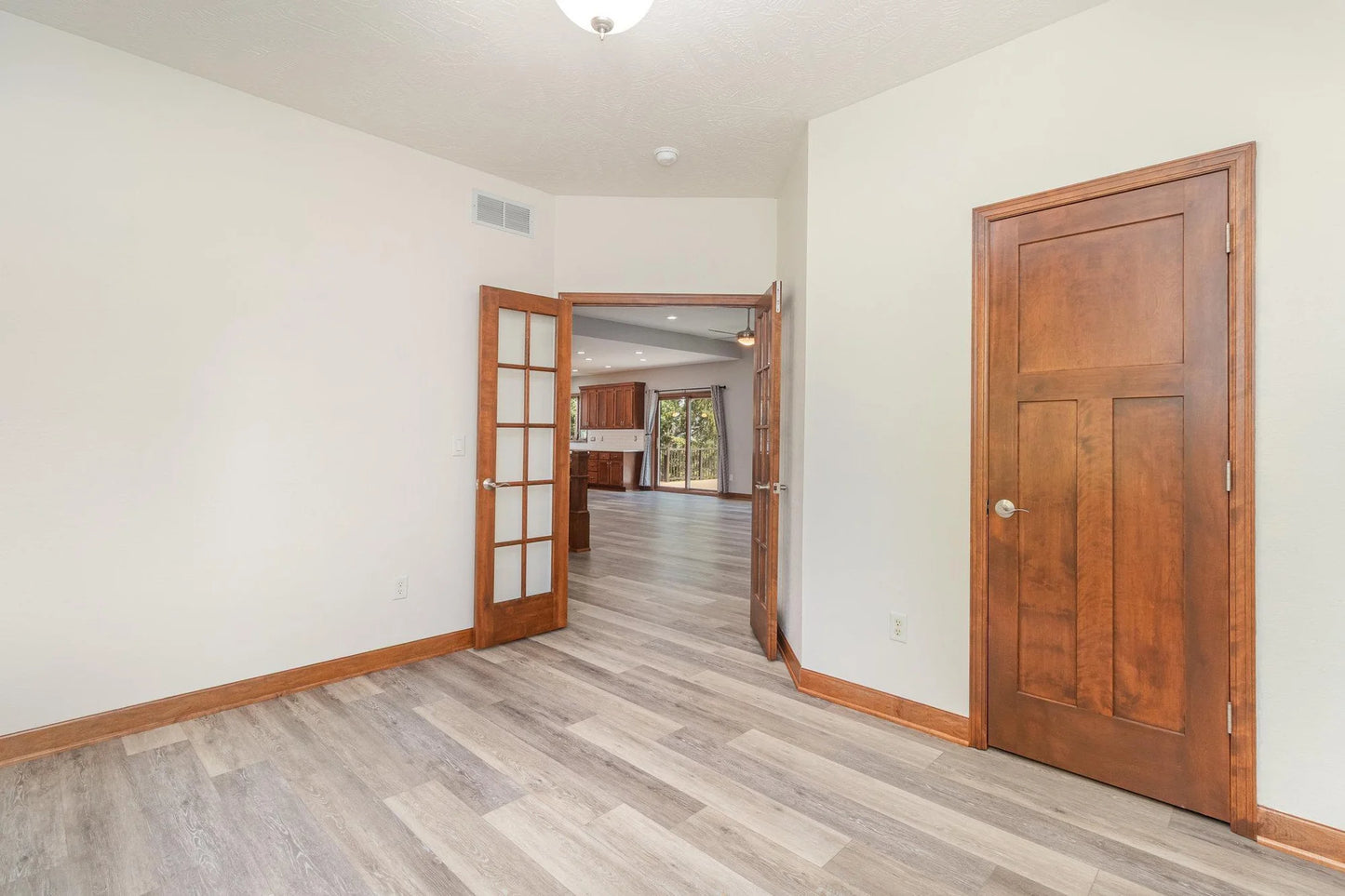605 Heritage Trail, New Prague, MN 56071