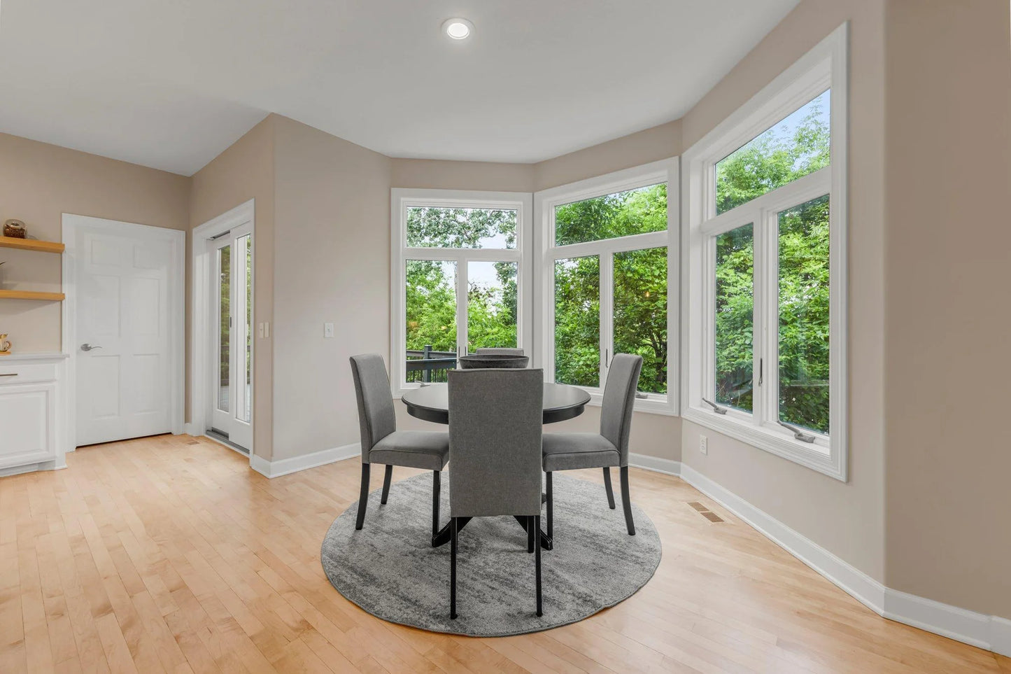 6305 Mcintyre Point, Edina, MN 55439