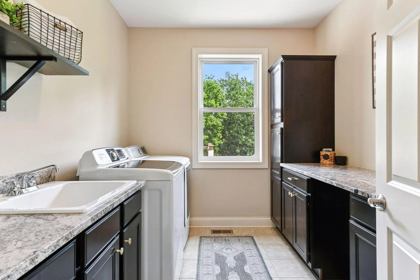 10009 Frederick Place, Eden Prairie, MN 55347