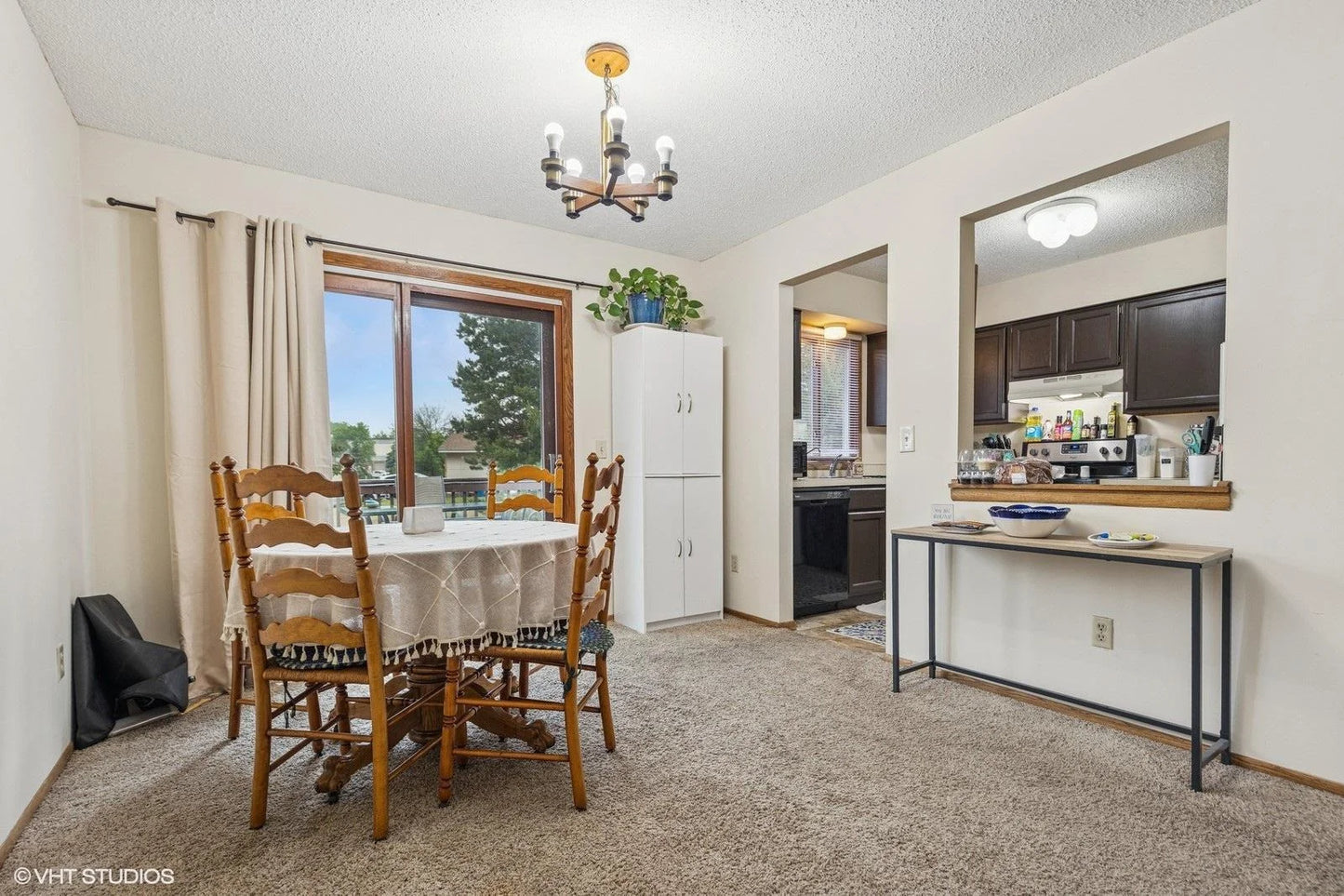 2528 Birchview Lane, Minnetonka, MN 55305
