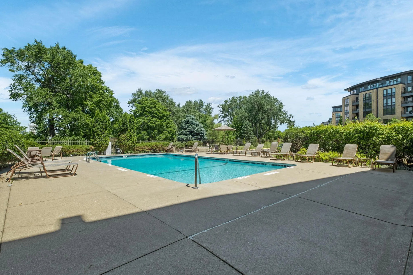 4820 Park Commons Drive, Saint Louis Park, MN 55416
